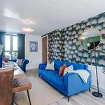 Stunning House By Purestay - 8 Beds With Free Parking * Manchester