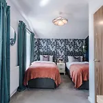 Stunning House By Purestay - 8 Beds With Free Parking * Manchester