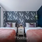 Prázdninový dům Stunning House By Purestay - 8 Beds With Free Parking