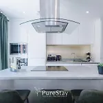 Stunning House By Purestay - 8 Beds With Free Parking Prázdninový dům Manchester