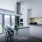 Prázdninový dům Stunning House By Purestay - 8 Beds With Free Parking Manchester