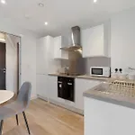 New 2br In Kinetic, Talbot Road 公寓 *