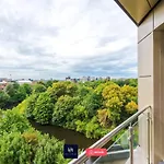 Elegant 1br In Salford, Balcony, Wifi, Kitchen * Manchester