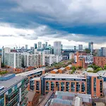 Duplex In Salford, 2br&2ba, Full Kitchen