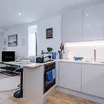 Duplex In Salford, 2br&2ba, Full Kitchen Lägenhet Manchester
