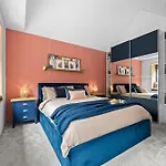 Cityscape Mcr Townhouse - Free Parking & Garden * Manchester