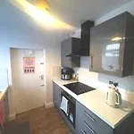 Quiet Spacious In Salford-samson Plab 招待所 *