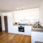 Zeni Alexandra Rise Two Bed Flat