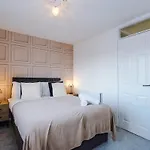 New! 2br With Parking, Near Holiday home *