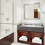 Marriott Victoria & 4* Manchester