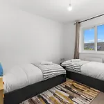別荘 3 Bedroom House With 5 Beds And Parking 18lw マンチェスター