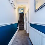 Spacious 4br With 3 Baths,