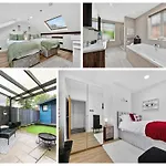 Apartamento Four Bedroom House By Brookland Serviced Short Lets Salford With Free Wifi Mánchester