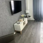 The Cosy Haven - 2 Bedroom House بيت ضيافة مانشستر