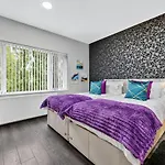 Four Bedroom House By Brookland Serviced Short Lets Salford With Free Wifi Apartamento Mánchester