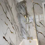 Charming Duplex Free Wifi Old Trafford Daire *