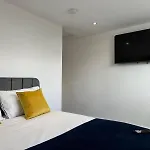 Stylish Manchester 3 Bedroom Apartment *
