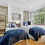 Apartamento Four Bedroom House By Brookland Serviced Short Lets Salford With Free Wifi