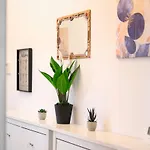 Four Bedroom House By Brookland Serviced Short Lets Salford With Free Wifi *