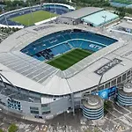 Condo-terrace-gym-games -free Secure Parking- マンチェスター