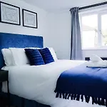 Daire Luxurious 2br Flat - Sleeps 6 Parking *