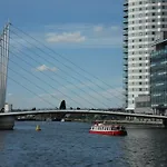 Quay *