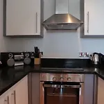 Quay Apartment *