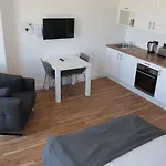 Quay Apartment *