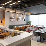 Hotel By Marriott Piccadilly 4*