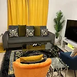 Mega7 Spacious 2bedroom Apartment, 2 Bathrooms, Balcony And Free Parking Villa Manchester