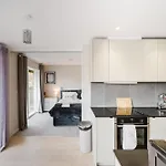 2 Bed Modern Flat, Castlefield, Citycentre, Parking, Self-checkin, Sleeps 4, Balcony, Wifi, Views * Manchester