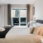 2 Bed Modern Flat, Castlefield, Citycentre, Parking, Self-checkin, Sleeps 4, Balcony, Wifi, Views Apartment *