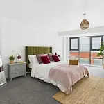 Apartment Wild Roses Serviced - Arndale *