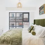 Apartment Wild Roses Serviced - Arndale *