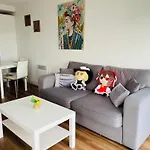 Bee Gateway - Work N Relax 500mbps Wifi And Netflix - With Paid Parking And Balcony