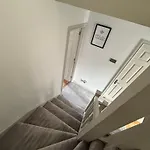 Cosy 4br House, West Didsbury, Bars And Restaurants Close By, Free Parking, Sleeps 8 * Manchester