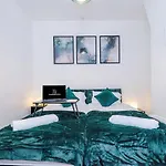 Tatil Evi Oldtrafford - Sleeps 6 - Free Parking - Free Wifi *