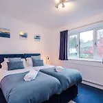 Nyaraló Luxury 5br Near Airport Wifi