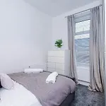 Oldtrafford - Sleeps 6 - Free Parking - Free Wifi Tatil Evi Manchester