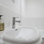 Сasa de vacaciones Chic 3bd Abode With Pool Table - Etihad - Coop Live - Free Parking