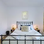 Luxury 5br Near Airport Wifi Nyaraló *