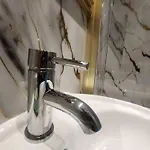 Feriehus Charming Tudor White House Free Wifi