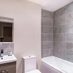 For 2 Salford Amenities Appartement