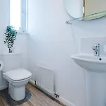 Modern House - Sleeps 6 - Free Parking - Near Etihad Stadium - Coop Live * Manchester