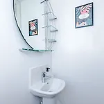 Modern House - Sleeps 6 - Free Parking - Near Etihad Stadium - Coop Live Manchester