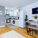 2br Flat In Northern Quarter, Kitchen, Parking, Wifi