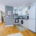 Apartman 2br Flat In Northern Quarter, Kitchen, Parking, Wifi