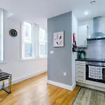 2br Flat In Northern Quarter, Kitchen, Parking, Wifi *