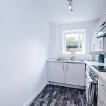 Apartment Stunning Salford Quays Parking & Wifi Manchester