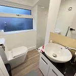 Lux Shared Flat With 2 Private Bedrooms And 2 Private En-suite Bathrooms *